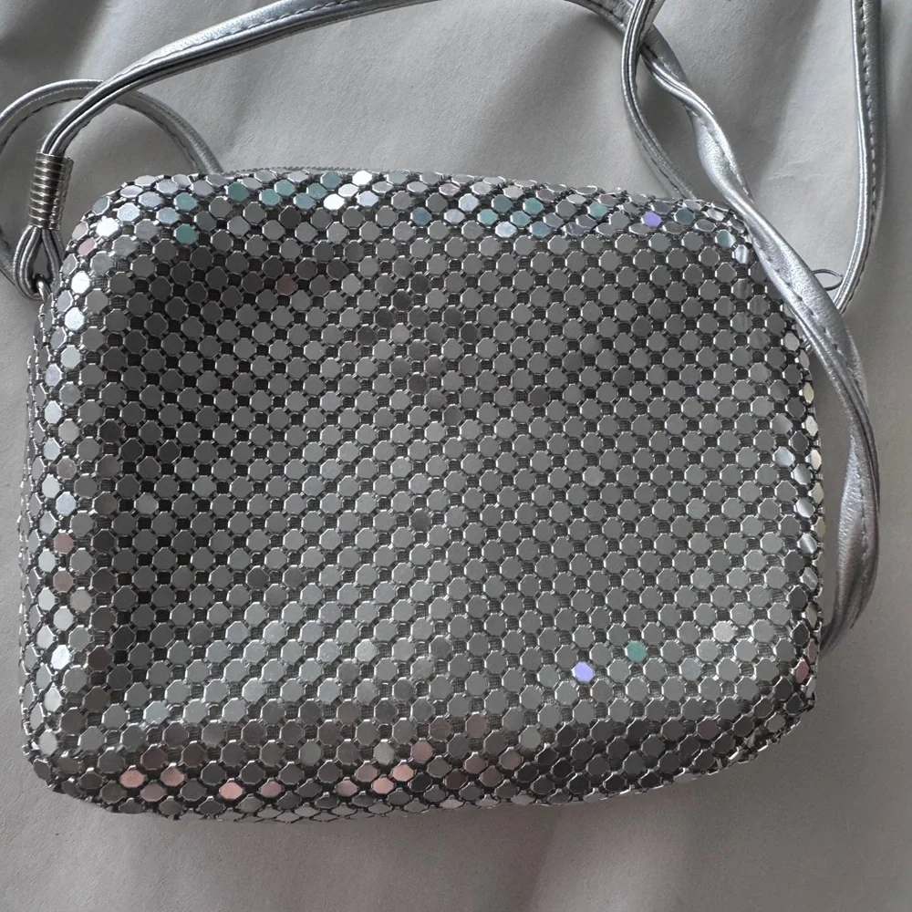 Vintage Aluminum Silver Mesh Clutch - Picture 2 of 7